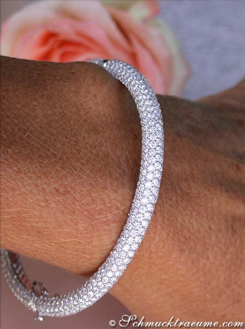 Erstklassiger Brillanten Armreif (12,30 ct.) - Image 6