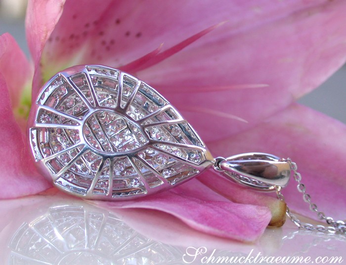 Erstklassiger Brillanten Tropfen Anhänger mit Princess und Baguette Diamanten - Image 7