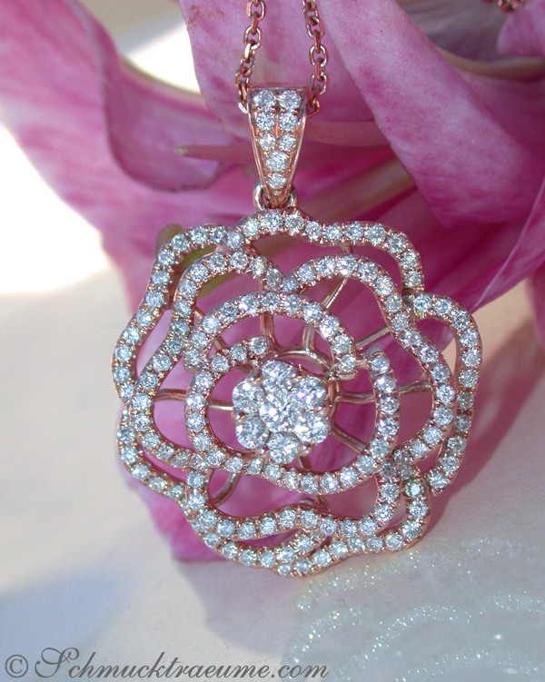 Feinster Brillanten Anhänger im Rosen Design - Image 2