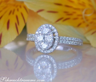 Weißgoldring mit ovalen Diamanten und Halo-Design, Detailaufnahme