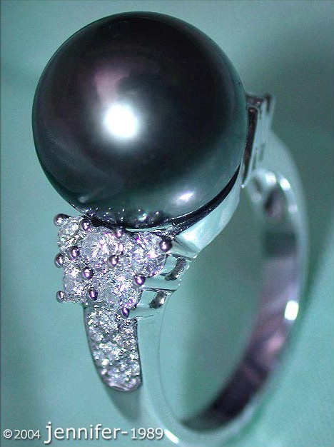 Tahitiperlenring mit 0.780 Karat Diamanten, 13-14 mm Perlen, Weißgold 750