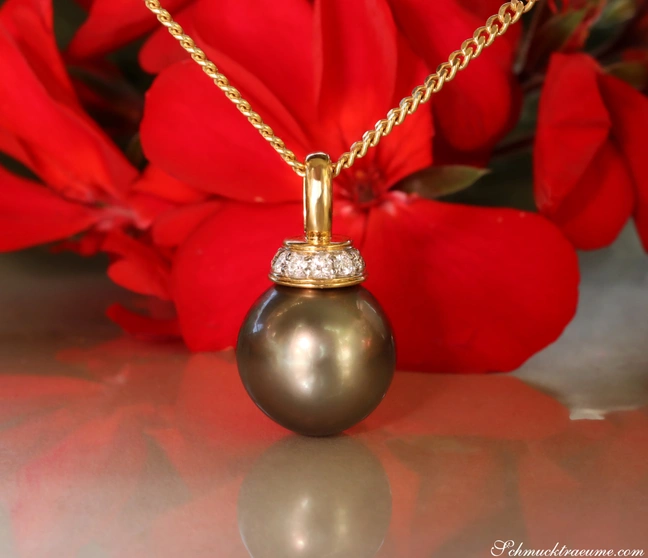 Wundervoller Tahitiperle Anhänger mit Brillanten (mit Kette) - Image 1 Wundervoller Tahitiperle Anhänger mit Brillanten (mit Kette) - Image 1