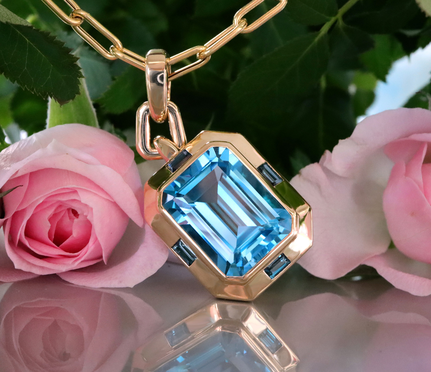 Außergewöhnliches Blautopas Collier "Blue Elegance" - Image 4