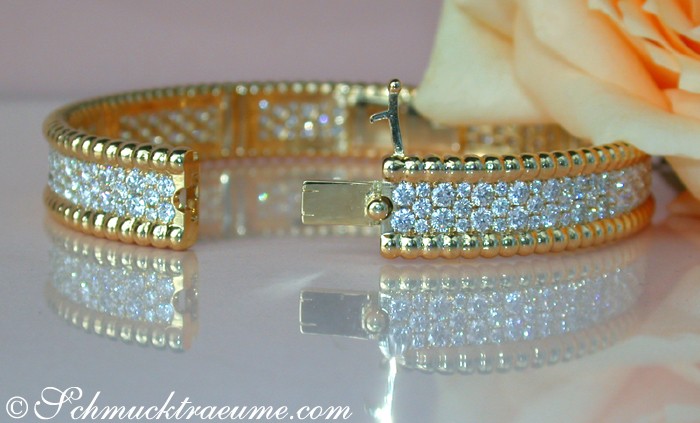 Goldener Armband mit Diamanten und Perlen, Detailaufnahme