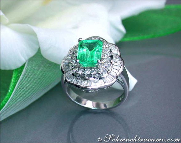 Prachtvoller Smaragd Ring mit Brillanten - Image 3