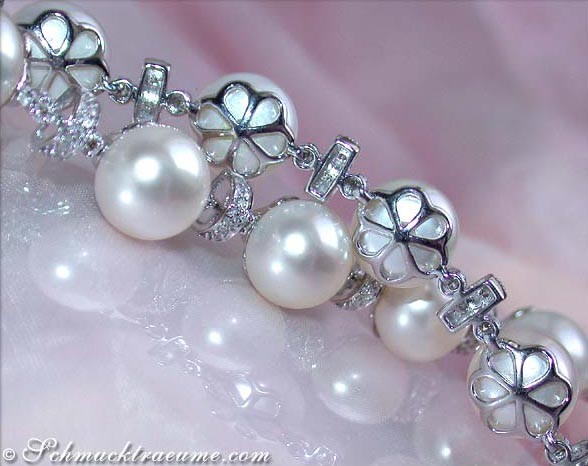 Weißgold-Armband mit Perlen und Diamanten, Detailaufnahme.