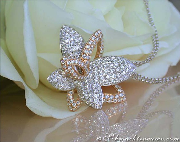 Schmetterling-Anhänger mit Brillanten in Roségold & Weißgold