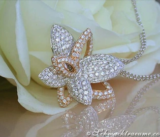 Schmetterling-Anhänger mit Brillanten in Roségold & Weißgold