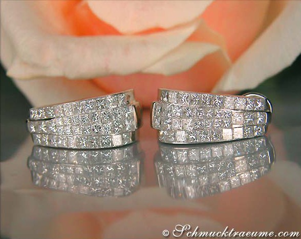 Klassische Halb Creolen mit Princess Diamanten, feinste Verarbeitung, elegant und edel.