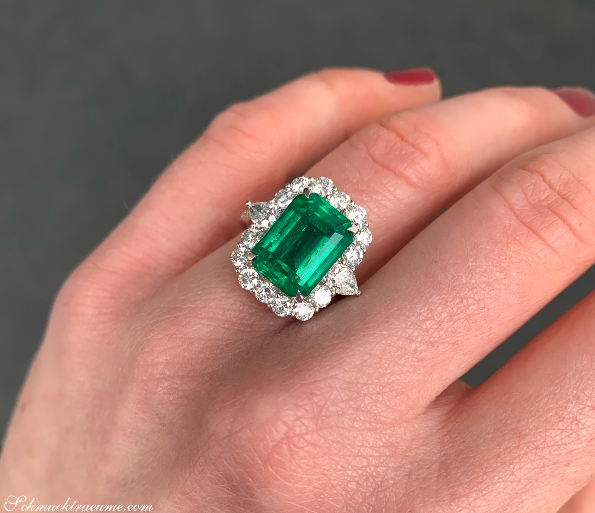 High Jewelry: Einzigartiger kolumbianischer Smaragd Ring  (Muzo Green, Minor Oil) - Image 5