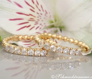 Brillanten Creolen aus Gelbgold mit 0.960 Karat Weißdiamanten