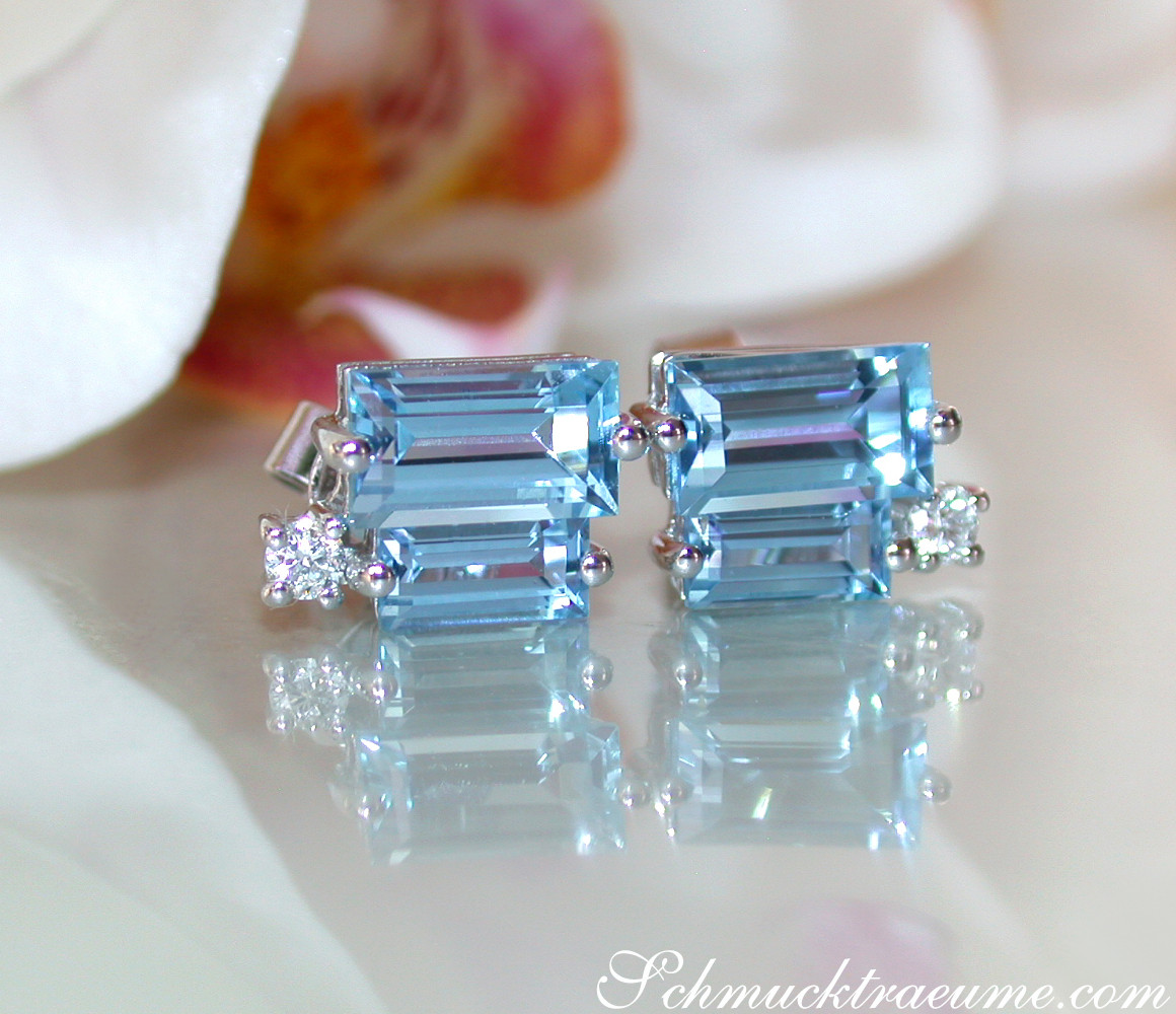 Blautopas Baguette Ohrstecker mit Diamanten, weißgold, Detailaufnahme