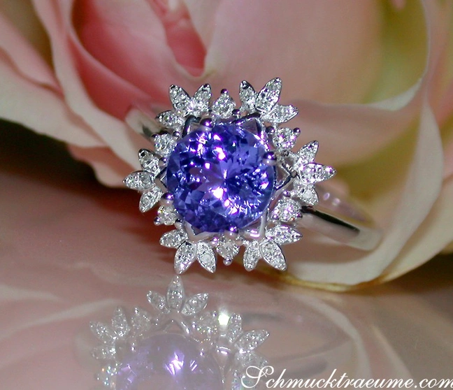 Schneeflockenring mit Tansanit und Diamanten in Weißgold 750 Schneeflockenring mit Tansanit und Diamanten in Weißgold 750