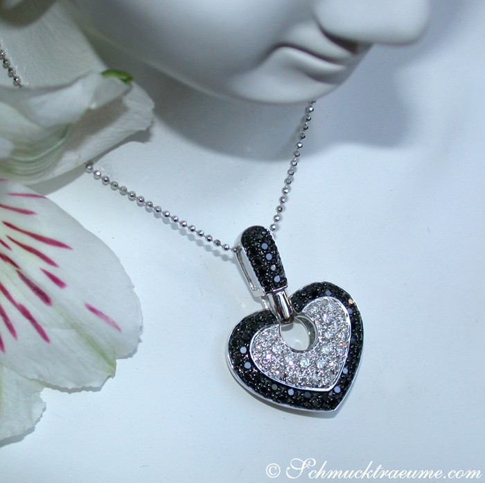 Interessanter Herz Anhänger mit schwarzen Diamanten & Brillanten - Image 5