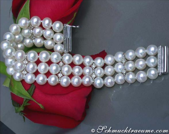 Weißgold 585 Dreireihiges Süßwasserperlenarmband mit Brillanten, Detailaufnahme