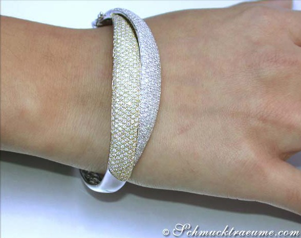 Armband mit Brillanten in Gelb- & Weißgold 750 auf Handgelenk