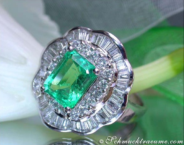 Prachtvoller Smaragd Ring mit Brillanten - Image 5