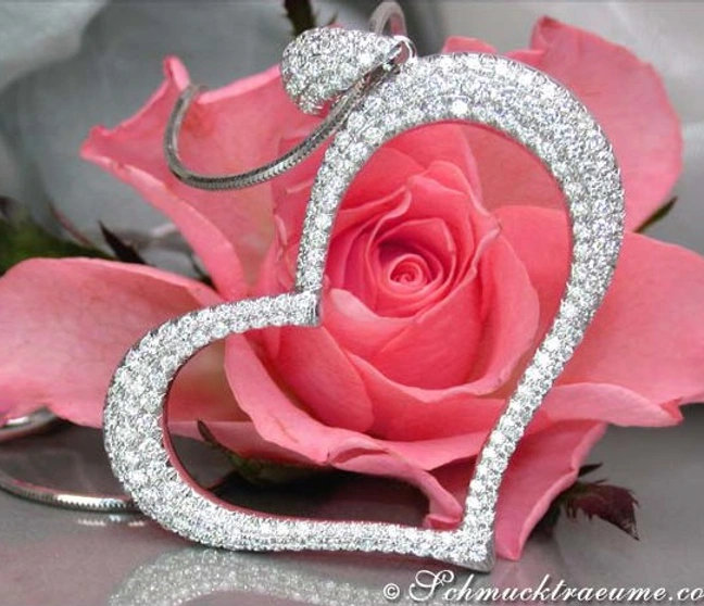 Diamant Herz Anhänger auf rosa Rose, elegantes Juwel in Weißgold 750 Diamant Herz Anhänger auf rosa Rose, elegantes Juwel in Weißgold 750