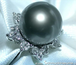 Tahitiperlenring mit 0.50 Karat Diamanten im Stern-Design