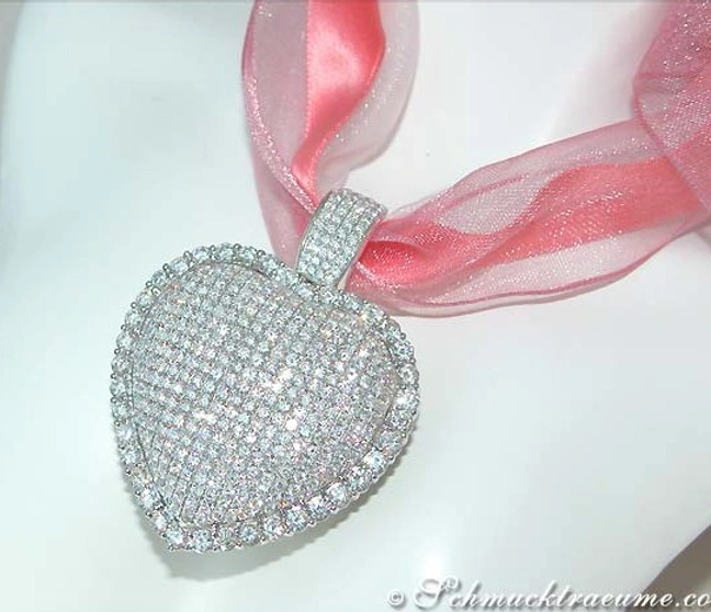 Herz-Anhänger mit 9.50 ct. Brillanten, Weißgold 750, rosa Schleife Herz-Anhänger mit 9.50 ct. Brillanten, Weißgold 750, rosa Schleife
