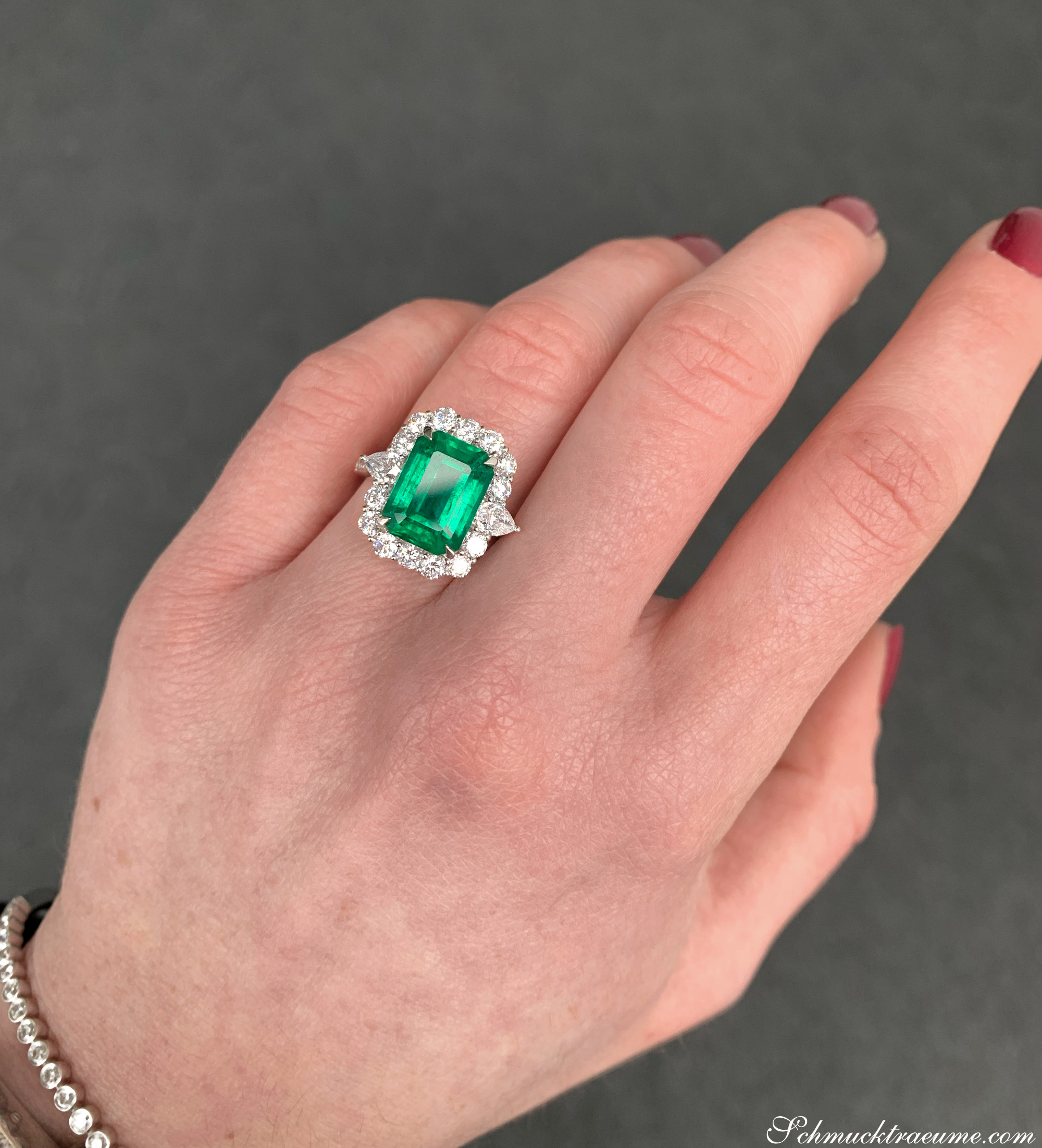 High Jewelry: Einzigartiger kolumbianischer Smaragd Ring  (Muzo Green, Minor Oil) - Image 9