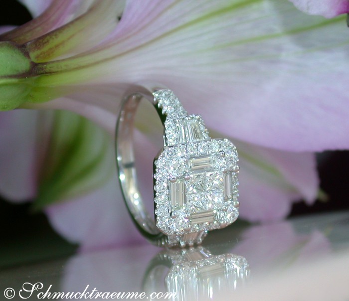 Prinzessschliff-Diamant-Ring mit Baguetten, detailreich, elegant