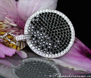 Schwarz-Weiß-Diamant-Anhänger mit 5.220 Karat in Weißgold 750