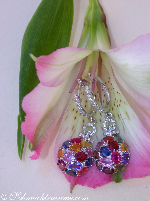 Multicolor-Saphir-Ohrgehänge in Weißgold 750, detailreich, elegant und farbenfroh