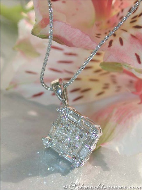 Eleganter Diamanten Carré Anhänger (3 Schliffarten) - Image 3