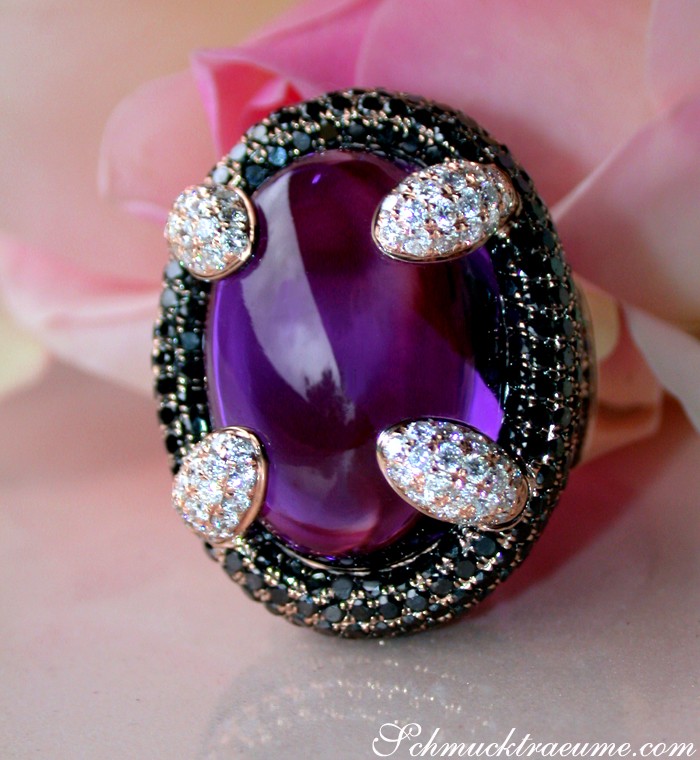 Rosenkranzring mit Amethyst und Diamanten, detailreich, elegant