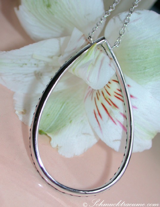 Interessante Halskette mit schwarzen Diamanten im Tropfen-Design - Image 3