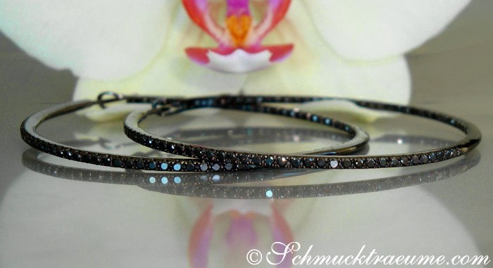 Schwarze Diamant-Creolen aus Weißgold 585, 4,7 cm, auffällig und elegant