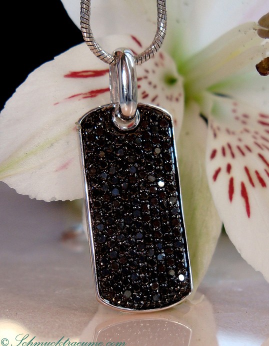 Schwarz Diamanten Dog Tag Anhänger in Weißgold 585