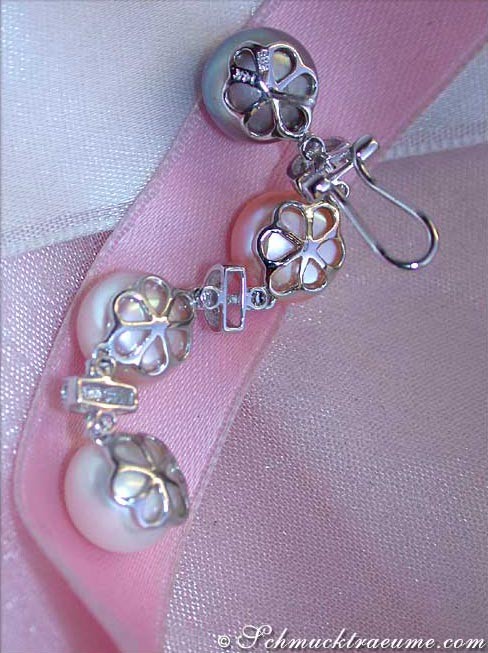 Edle Multicolor Süßwasserperlen Ohrgehänge mit Blütenmotiv in Weißgold 585.