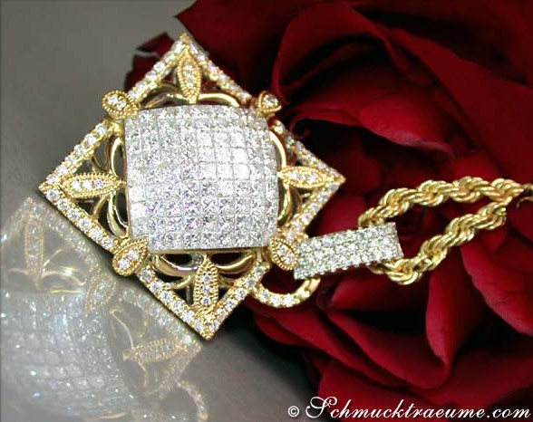 Detailansicht des exquisiten Anhängers mit Princess-Diamanten, feiner Fassung, Gelbgold & Weißgold 750