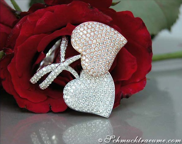 Exquisiter Doppel Herz Ring mit Diamanten in Roségold & Weißgold