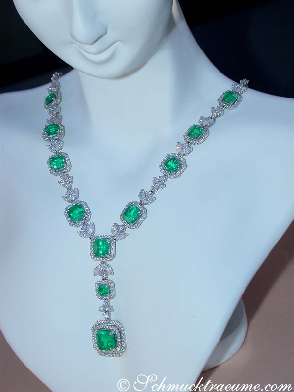 Weißgold-Collier mit Smaragden und Brillanten, Detailaufnahme