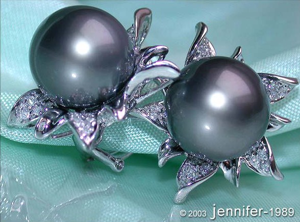 Tahitiperlen-Ohrringe mit Diamanten, Blüten-Design, 0.500 Karat, 12-13 mm, Weißgold 750