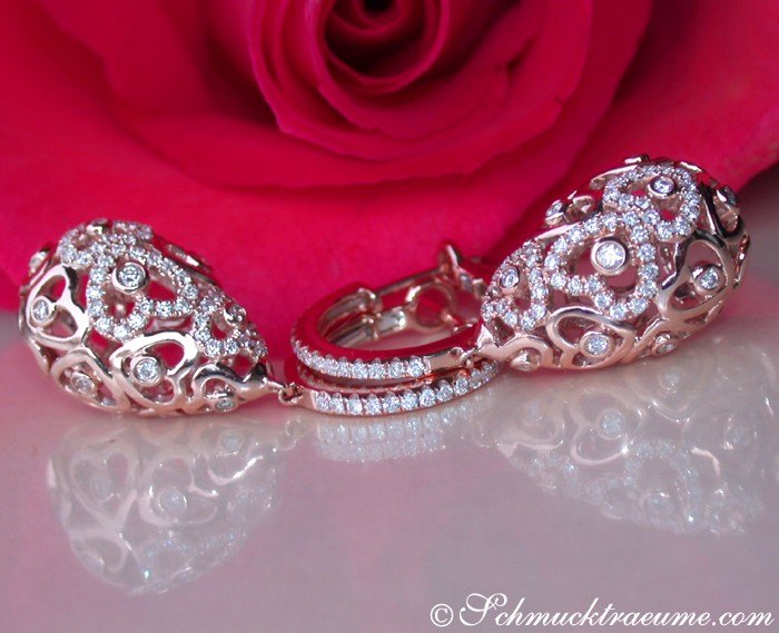 Herzform-Ohrhänger aus Roségold mit Brillanten, Detailaufnahme