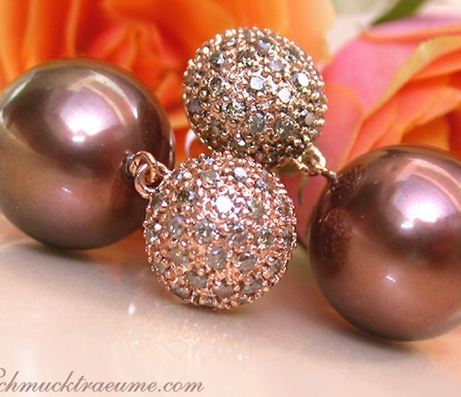 Bronze Tahitiperlen-Ohrringe mit naturbraunen Brillanten, 13,50 mm, Roségold 750 Bronze Tahitiperlen-Ohrringe mit naturbraunen Brillanten, 13,50 mm, Roségold 750