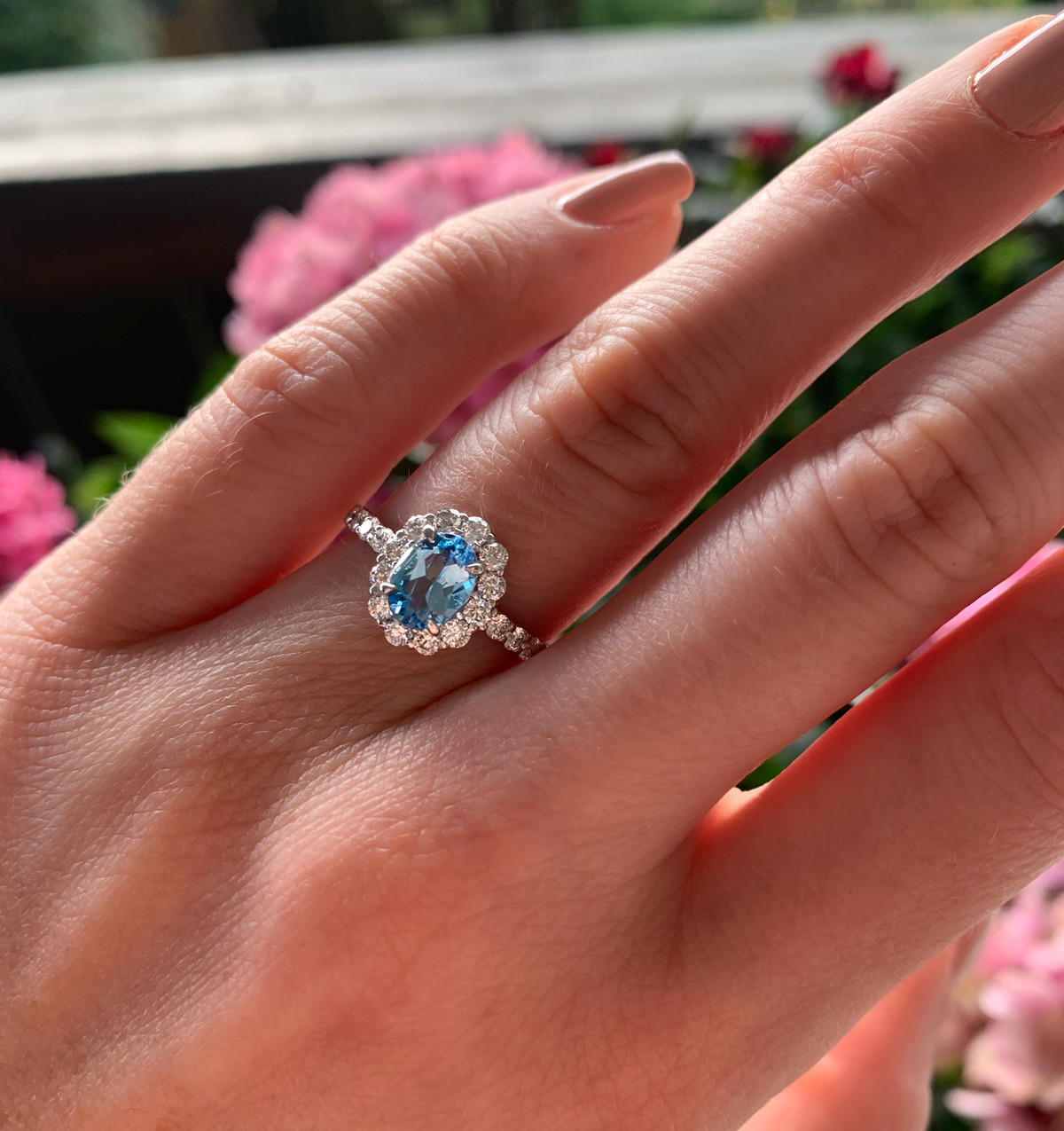 Zeitlos eleganter Aquamarin Ring mit Brillanten - Image 3