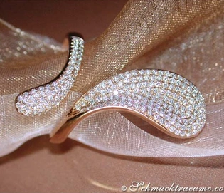 Geschwungener Brillantring in Roségold 750 mit funkelnden Brillanten