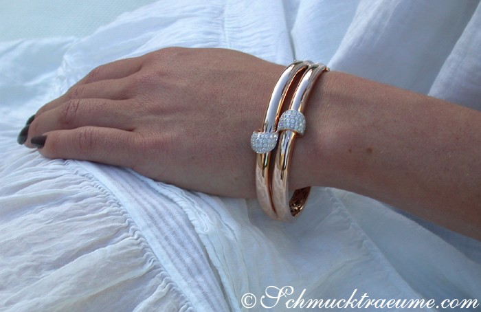 Rüschenarmstulpe mit massivem Roségoldarmreif und Diamantdekoration