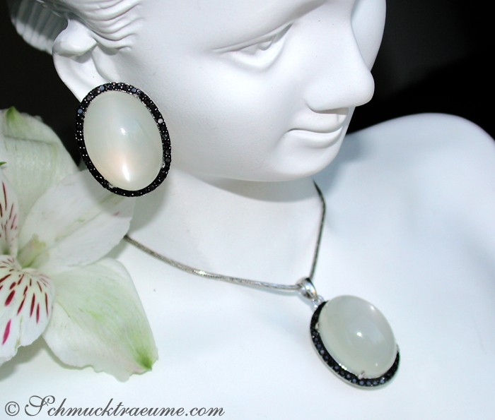 Extravagante Mondstein Ohrstecker mit schwarzen Diamanten - Image 4