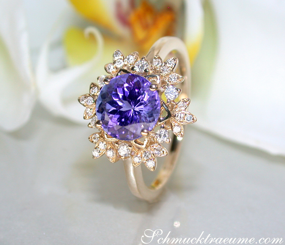 Schneeflocken-Ring mit Tansanit und Diamanten in Gelbgold 750