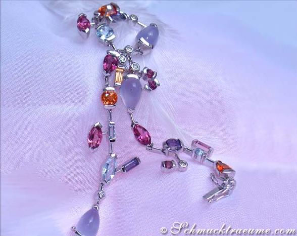 Multicolor Edelstein-Armband in Weißgold 750, detailreiches Design mit Perlen und Federn