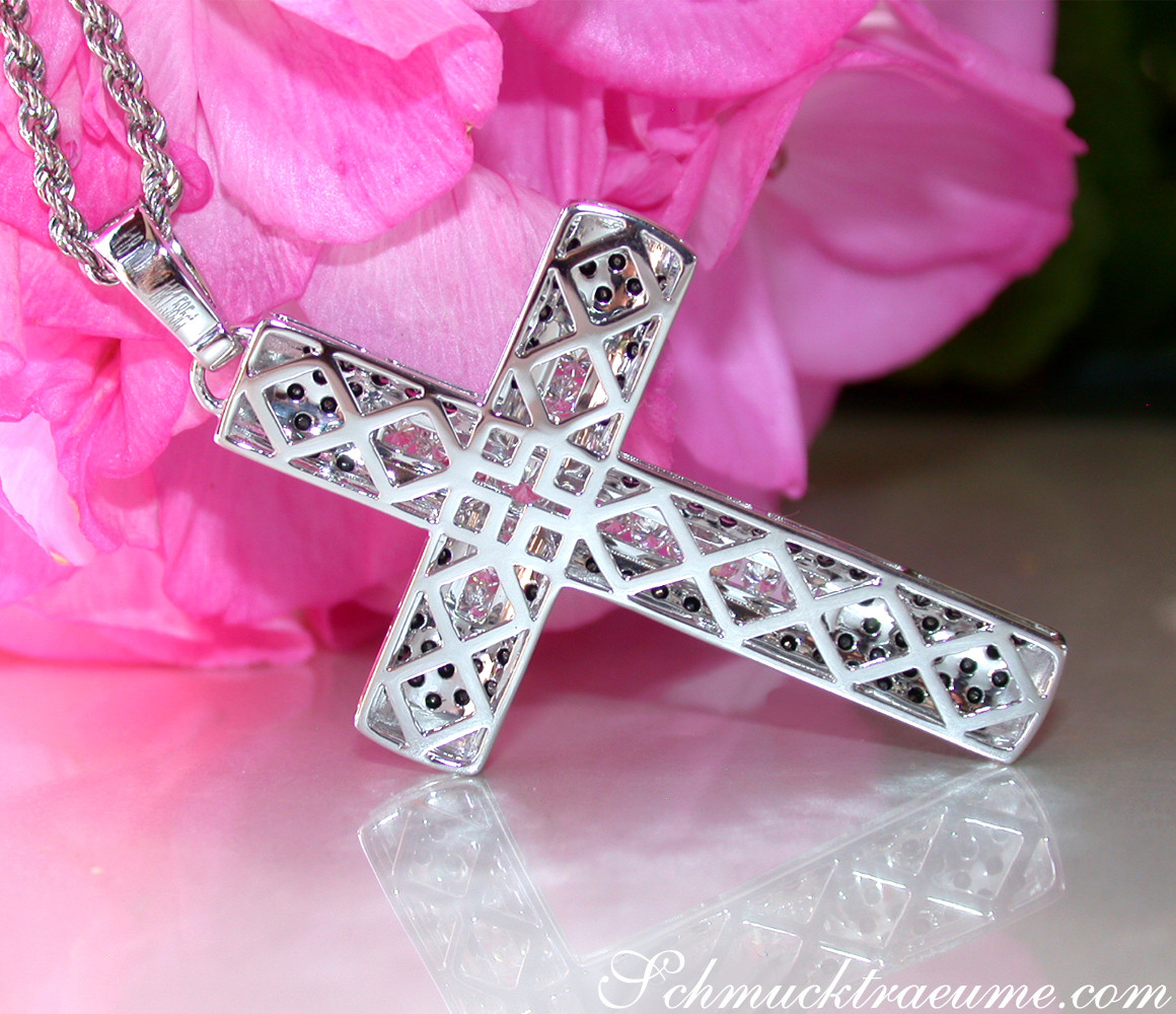 Edler Kreuz-in-Kreuz Anhänger mit schwarzen Diamanten - Image 11