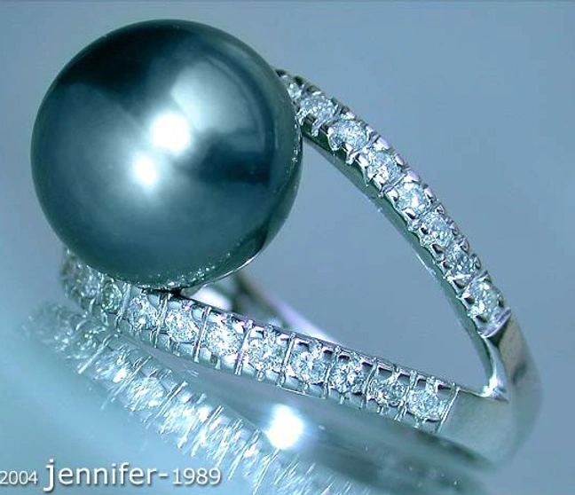 Tahitiperlen-Ring mit Diamanten in Weißgold, elegante Perle, moderner Schmuck Tahitiperlen-Ring mit Diamanten in Weißgold, elegante Perle, moderner Schmuck