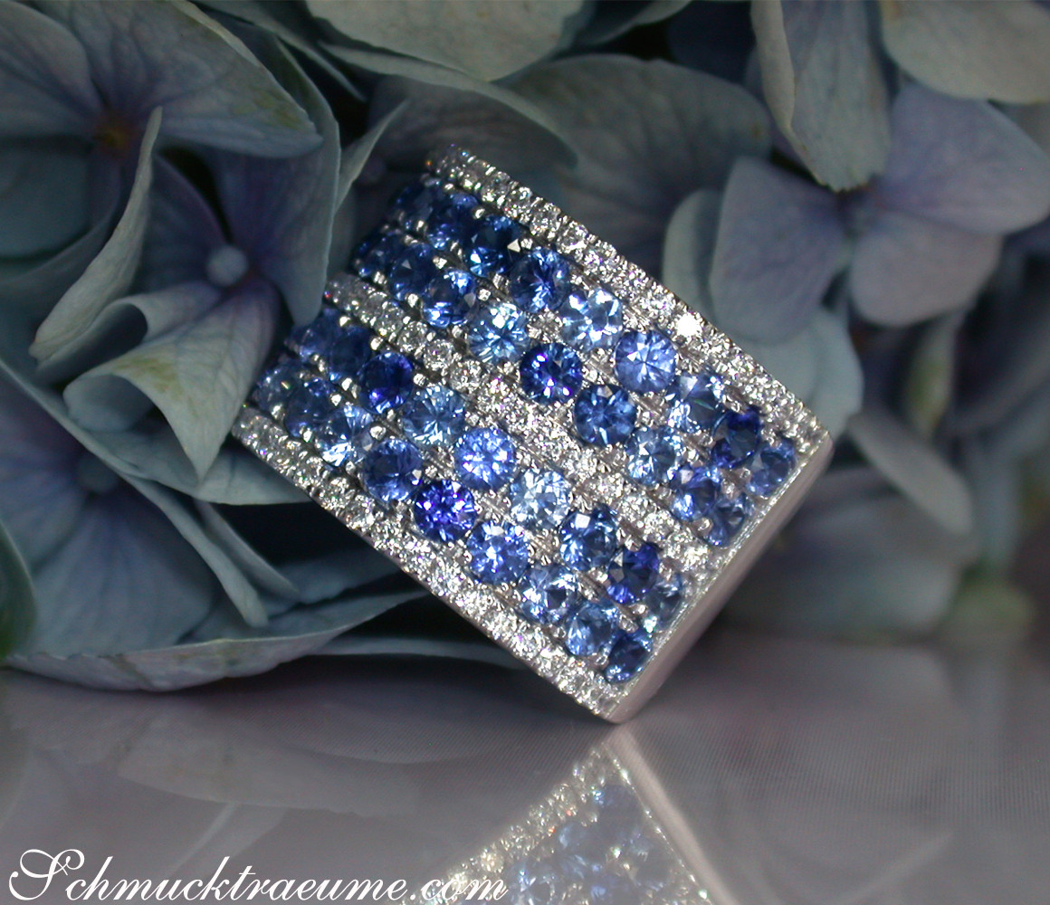 Prächtiger Saphir-Bandring "Melange" mit Brillanten in Weißgold