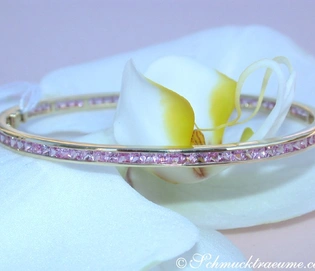 Edler rosa Saphir Armreif aus Gelbgold 585 mit 4.900 Karat, klassisch und farbenfroh